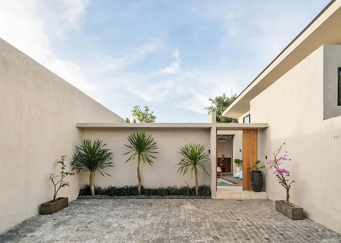 Monoi Villa *
